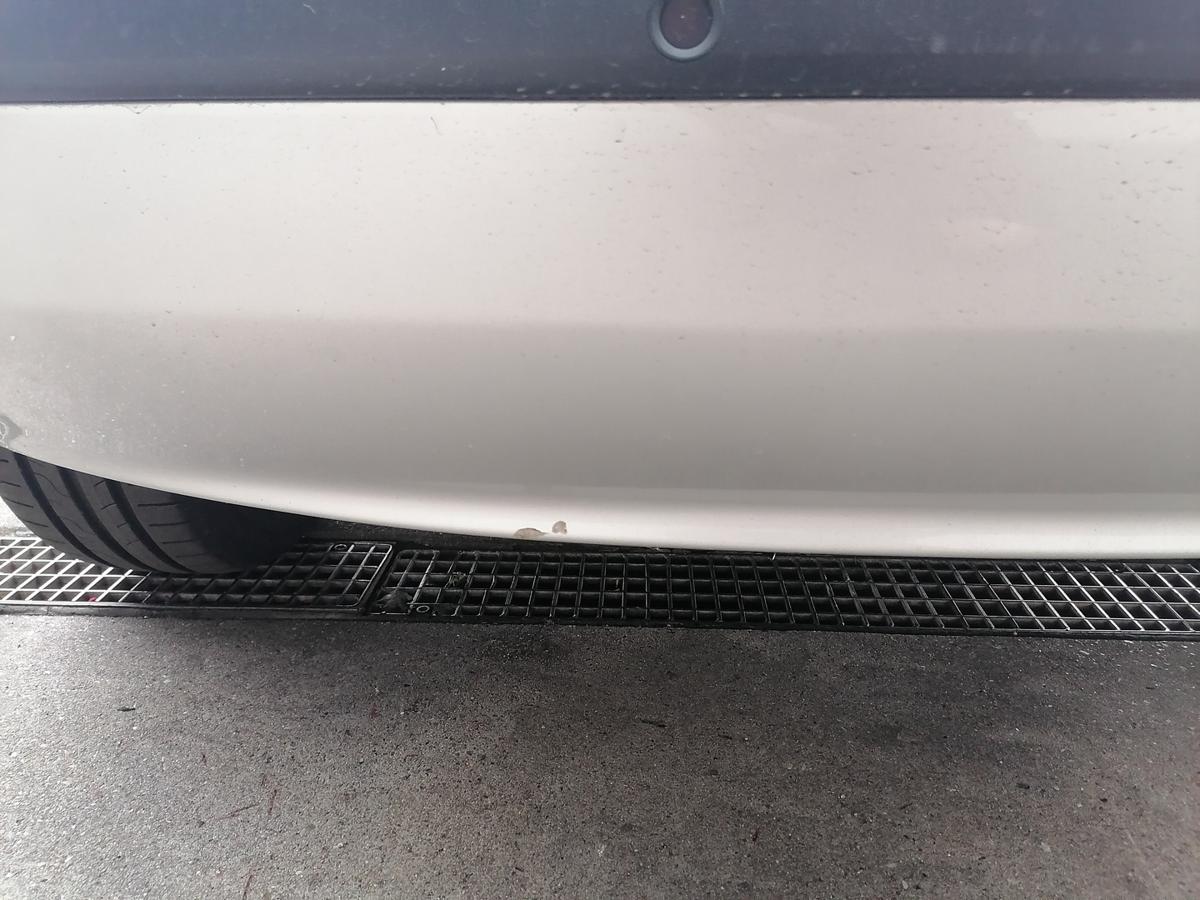 Skoda Fabia 6Y original Sto&szlig;stange Stossf&auml;nger hinten Diamantsilber 9102 Flie&szlig;heck Bj.2006